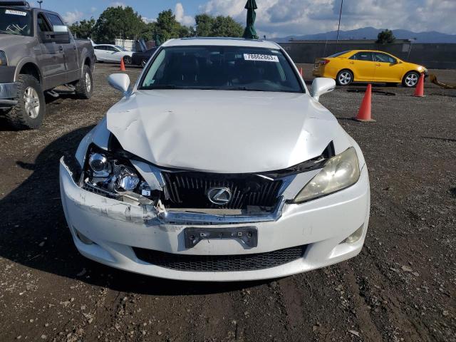 JTHBE262495022791 - 2009 LEXUS IS 350 WHITE photo 5