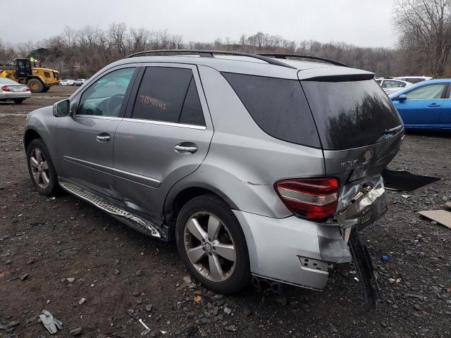 4JGBB8GB5BA627407 - 2011 MERCEDES-BENZ ML 350 4MATIC GRAY photo 2