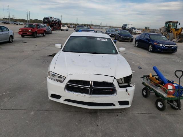 2C3CDXBG9EH259372 - 2014 DODGE CHARGER SE WHITE photo 5