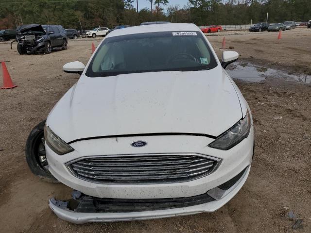 3FA6P0HD2HR195839 - 2017 FORD FUSION SE WHITE photo 5