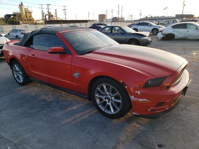 1ZVBP8EM6B5138109 - 2011 FORD MUSTANG RED photo 4