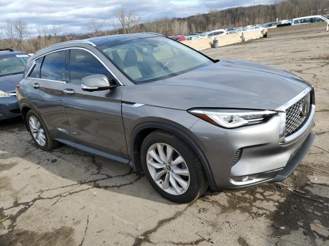 3PCAJ5M16KF102778 - 2019 INFINITI QX50 ESSENTIAL GRAY photo 4