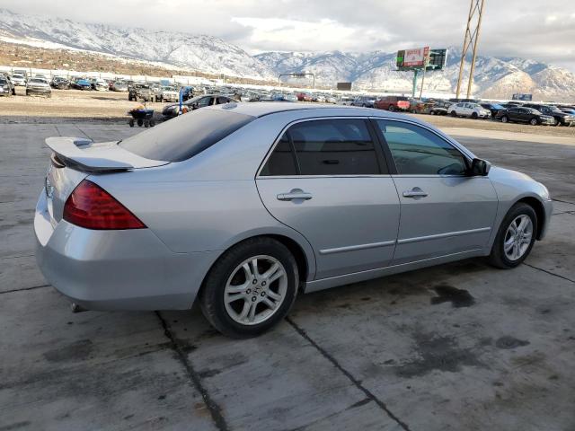 1HGCM56837A111997 - 2007 HONDA ACCORD EX SILVER photo 3