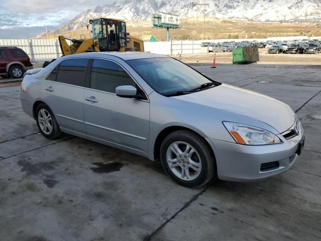 1HGCM56837A111997 - 2007 HONDA ACCORD EX SILVER photo 4