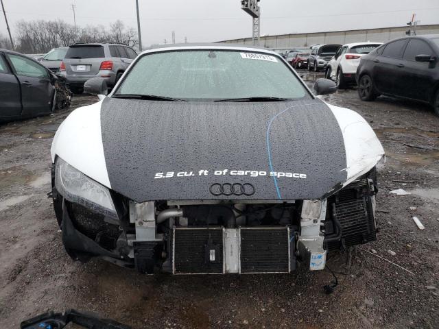 WUAVNAFG0BN000476 - 2011 AUDI R8 5.2 QUATTRO WHITE photo 5