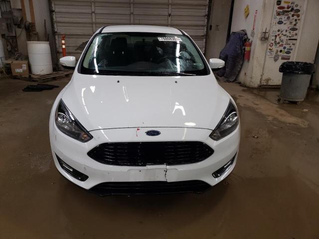 1FADP3FE0JL260101 - 2018 FORD FOCUS SE WHITE photo 5