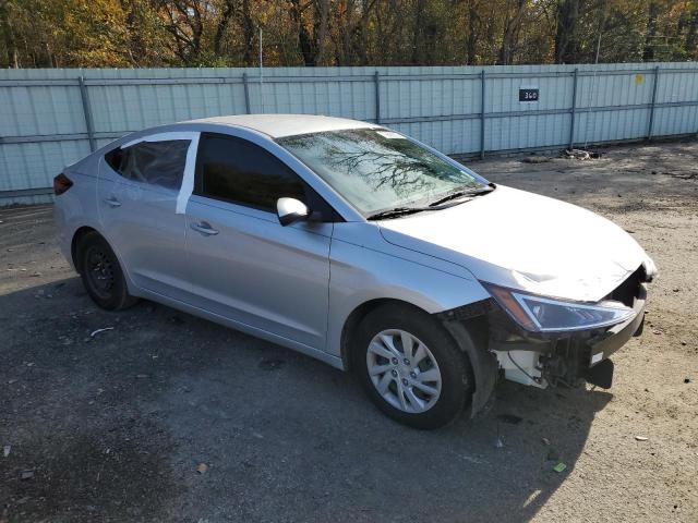 5NPD74LF3KH413153 - 2019 HYUNDAI ELANTRA SE WHITE photo 4