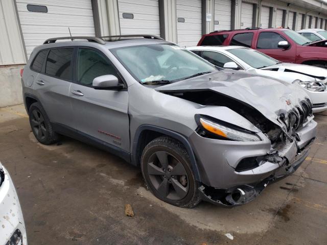 1C4PJMCS3GW295747 - 2016 JEEP CHEROKEE LATITUDE GRAY photo 4