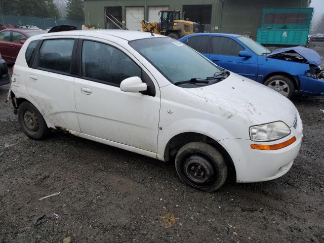 KL1TD66617B719215 - 2007 CHEVROLET AVEO BASE WHITE photo 4