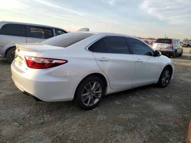 4T1BF1FK7HU377172 - 2017 TOYOTA CAMRY LE WHITE photo 3