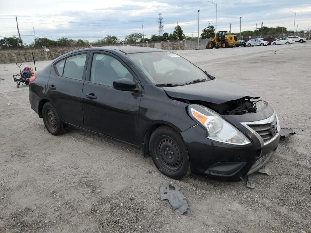 3N1CN7AP3JL805937 - 2018 NISSAN VERSA S BLACK photo 4