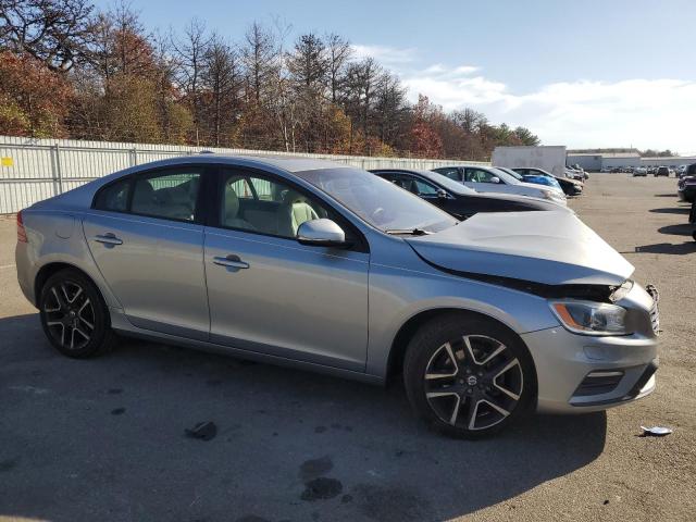 YV126MFLXH2422951 - 2017 VOLVO S60 SILVER photo 4