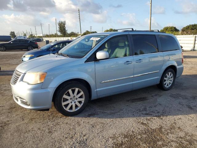 2013 CHRYSLER TOWN & COU TOURING, 