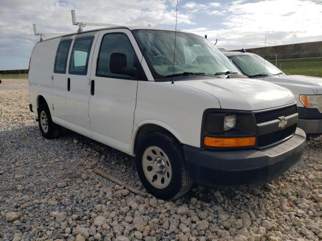 1GCSGAFX8B1189069 - 2011 CHEVROLET EXPRESS G1 WHITE photo 4