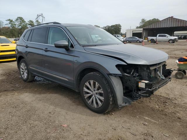 3VV3B7AX8JM162714 - 2018 VOLKSWAGEN TIGUAN SE GRAY photo 4