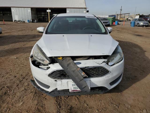 1FADP3F20HL217300 - 2017 FORD FOCUS SE WHITE photo 5