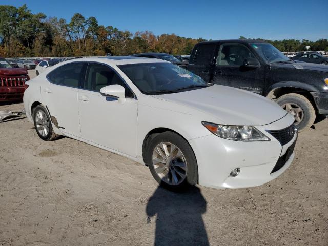 JTHBW1GG0E2039018 - 2014 LEXUS ES 300H WHITE photo 4