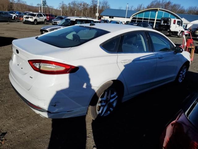 3FA6P0H71FR210483 - 2015 FORD FUSION SE WHITE photo 3