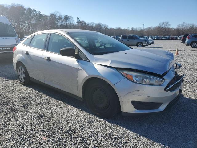 1FADP3E21GL228483 - 2016 FORD FOCUS S SILVER photo 4