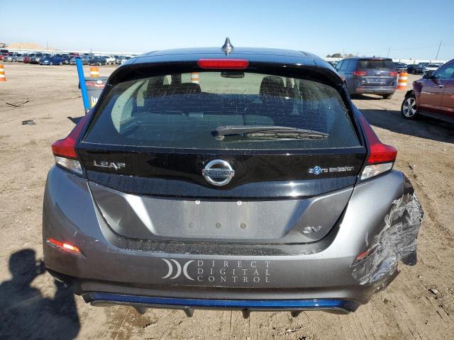 1N4AZ1CP4JC306570 - 2018 NISSAN LEAF S GRAY photo 6