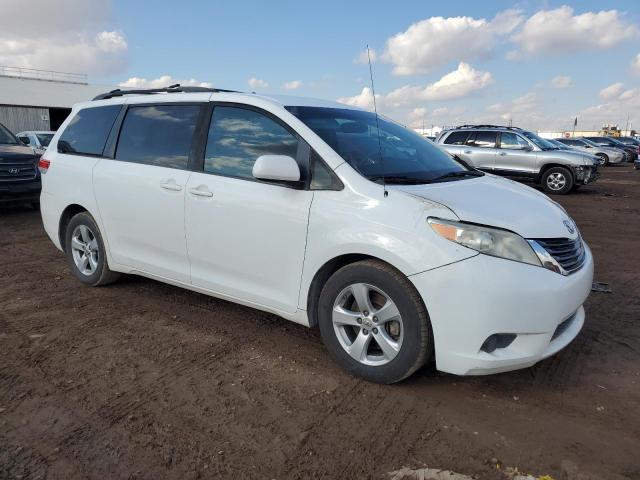 5TDKK3DC2BS110749 - 2011 TOYOTA SIENNA LE WHITE photo 4