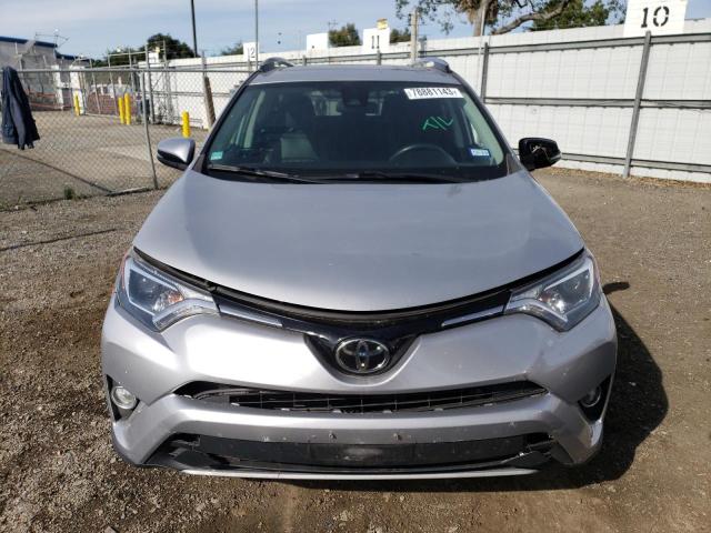 2T3RFREVXJW753207 - 2018 TOYOTA RAV4 ADVENTURE SILVER photo 5