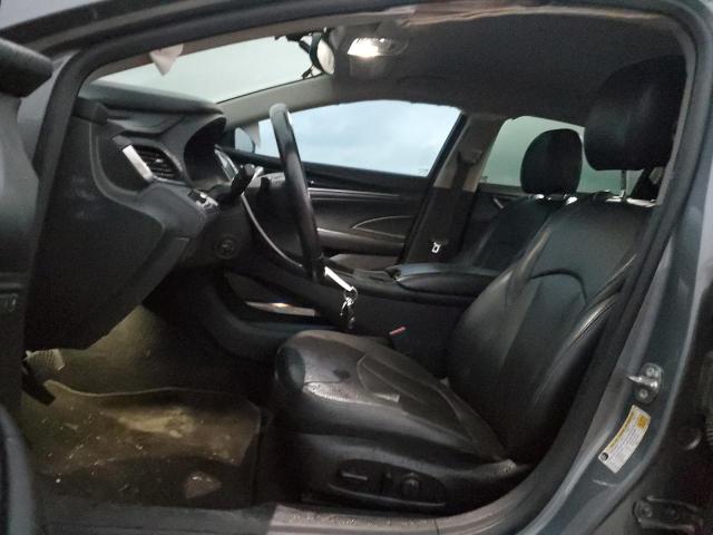 1G4ZP5SZ6JU129457 - 2018 BUICK LACROSSE ESSENCE BLUE photo 7