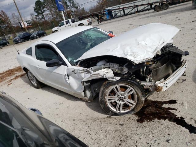 1ZVBP8AM3E5290147 - 2014 FORD MUSTANG WHITE photo 4