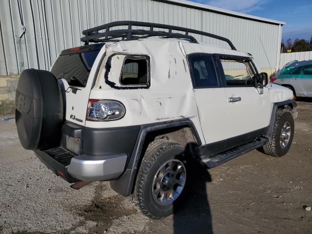 JTEBU4BF6BK109569 - 2011 TOYOTA FJ CRUISER WHITE photo 3