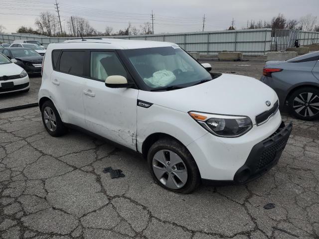 KNDJN2A24F7171710 - 2015 KIA SOUL WHITE photo 4