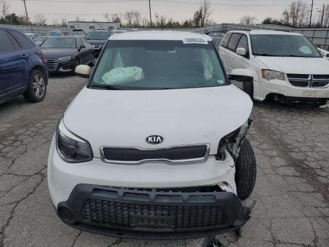 KNDJN2A24F7171710 - 2015 KIA SOUL WHITE photo 5