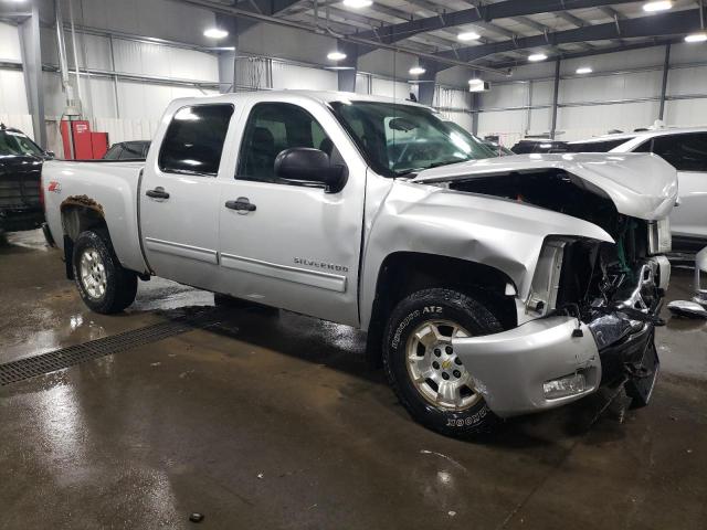 1GCPKSE3XBF214033 - 2011 CHEVROLET SILVERADO K1500 LT SILVER photo 4