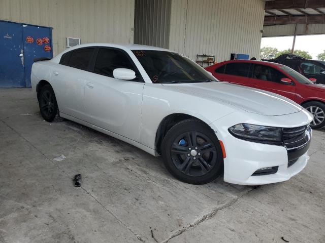 2C3CDXBG3HH525943 - 2017 DODGE CHARGER SE WHITE photo 4