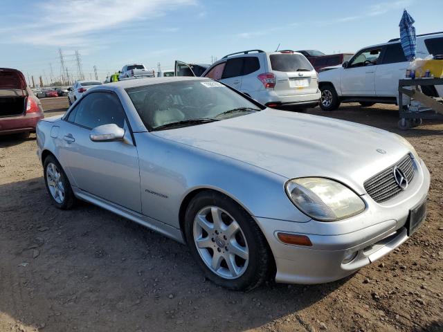 WDBKK49F22F262859 - 2002 MERCEDES-BENZ SLK 230 KOMPRESSOR SILVER photo 4