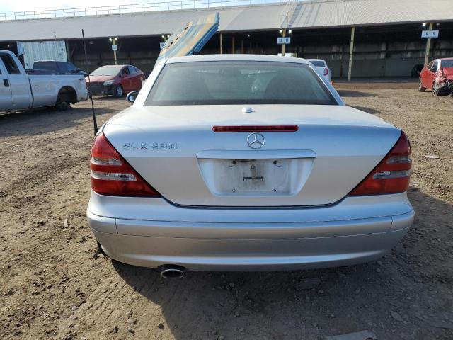 WDBKK49F22F262859 - 2002 MERCEDES-BENZ SLK 230 KOMPRESSOR SILVER photo 6