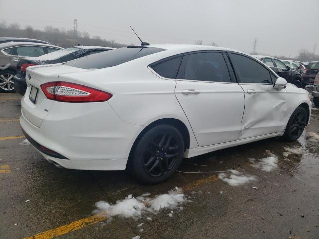 1FA6P0H76F5101763 - 2015 FORD FUSION SE WHITE photo 3