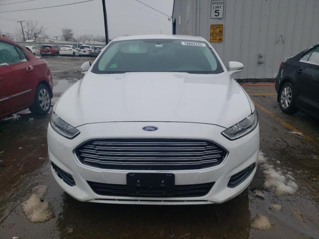 1FA6P0H76F5101763 - 2015 FORD FUSION SE WHITE photo 5