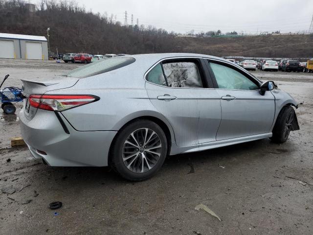 4T1B11HK5JU147552 - 2018 TOYOTA CAMRY L SILVER photo 3