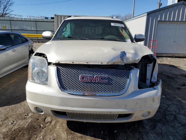 1GKS2MEF4DR162517 - 2013 GMC YUKON XL DENALI WHITE photo 5