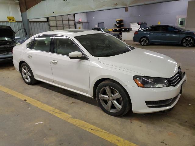 1VWBP7A32DC143703 - 2013 VOLKSWAGEN PASSAT SE WHITE photo 4