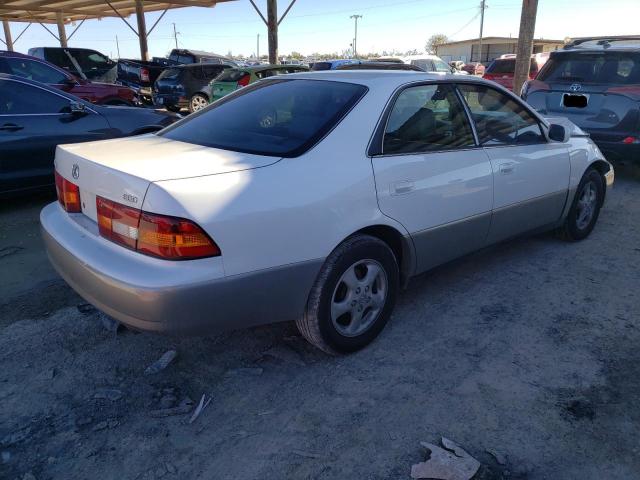 JT8BF22G7V0067777 - 1997 LEXUS ES 300 SILVER photo 3