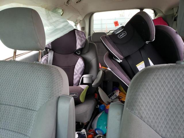 2A8HR54P78R720984 - 2008 CHRYSLER TOWN & COU TOURING WHITE photo 10