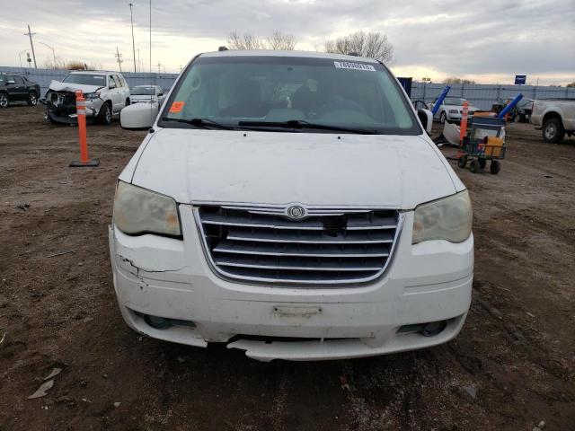 2A8HR54P78R720984 - 2008 CHRYSLER TOWN & COU TOURING WHITE photo 5