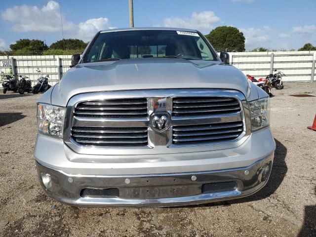 1C6RR6GG5JS229676 - 2018 RAM 1500 SLT SILVER photo 5