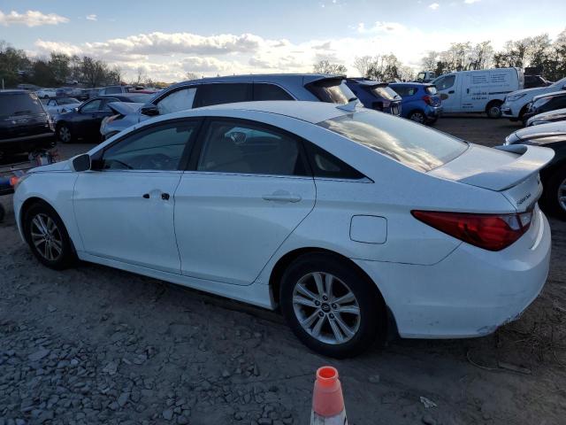 5NPEB4AC2BH070623 - 2011 HYUNDAI SONATA GLS WHITE photo 2