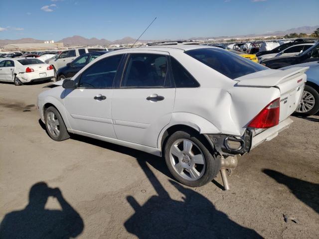 1FAHP34N05W188504 - 2005 FORD FOCUS ZX4 WHITE photo 2