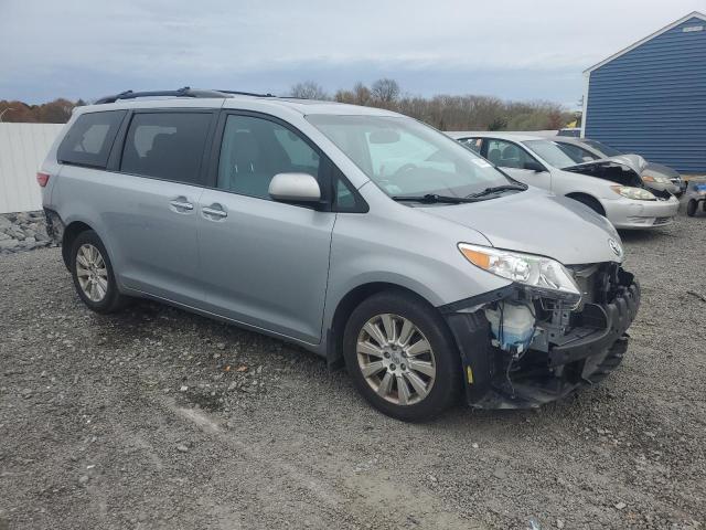 5TDDK3DC2FS126755 - 2015 TOYOTA SIENNA XLE SILVER photo 4