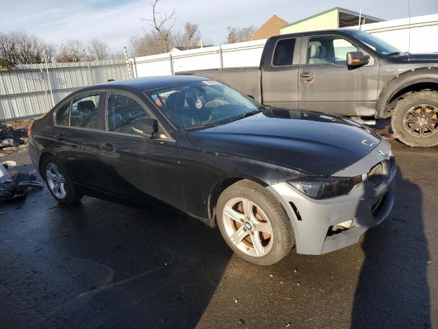 WBA3C3C56DF982470 - 2013 BMW 320 I XDRIVE BLACK photo 4