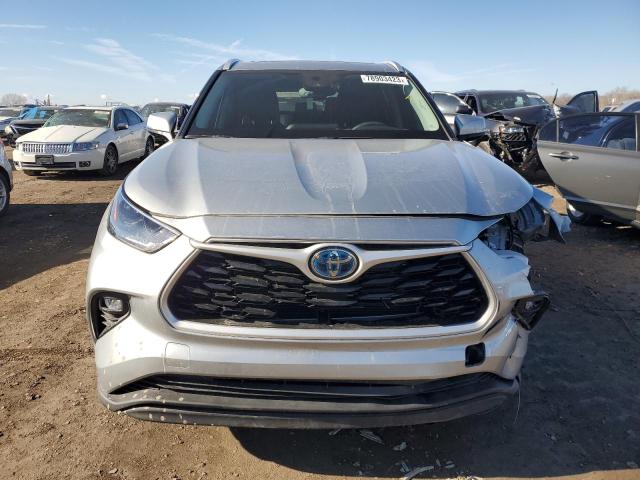 5TDKARAH9PS523068 - 2023 TOYOTA HIGHLANDER HYBRID XLE SILVER photo 5