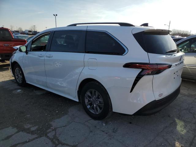 5TDKRKEC4NS129957 - 2022 TOYOTA SIENNA LE WHITE photo 2